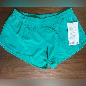 Lululemon Hotty shirt size 8 2.5 inch new with tags